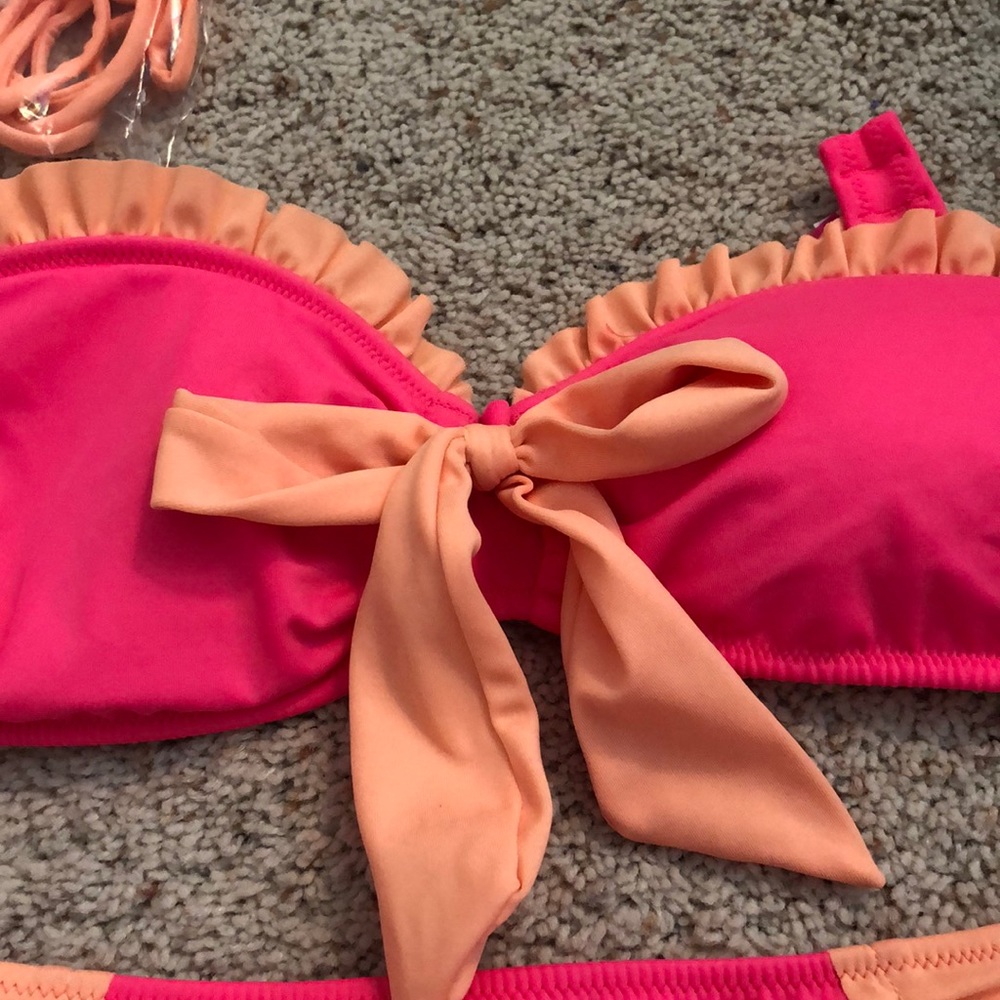 Bikini - Picture 2 of 5